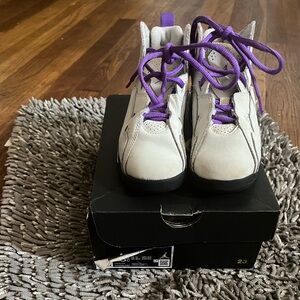 Jordan true Flight grey and purple preschool girls 13.5
